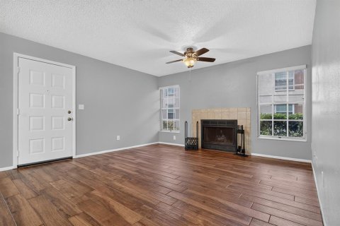 Condo in Palm Harbor, Florida, 2 bedrooms  № 2388094 - photo 9