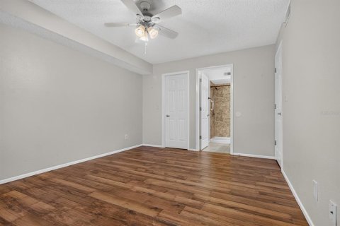 Condo in Palm Harbor, Florida, 2 bedrooms  № 2388094 - photo 25