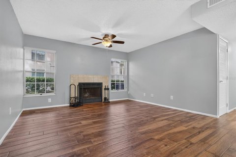 Condo in Palm Harbor, Florida, 2 bedrooms  № 2388094 - photo 10