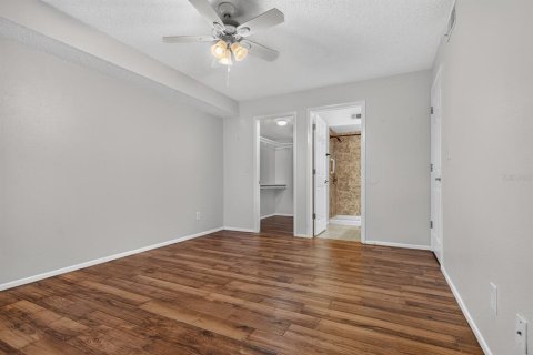 Condo in Palm Harbor, Florida, 2 bedrooms  № 2388094 - photo 26