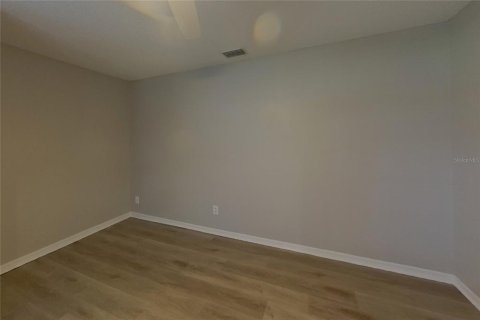 Villa ou maison à louer à Tampa, Floride: 3 chambres, 219.25 m2 № 2385956 - photo 15