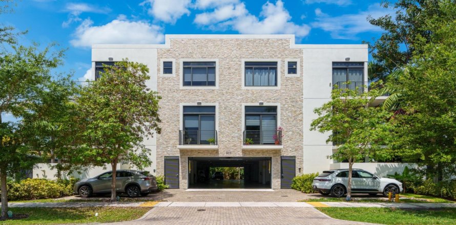 Townhouse in Fort Lauderdale, Florida 3 bedrooms, 183.57 sq.m. № 1185599