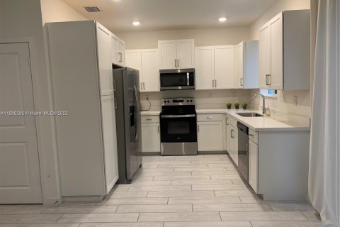 Adosado en venta en Homestead, Florida, 3 dormitorios, 120.96 m2 № 1774527 - foto 1