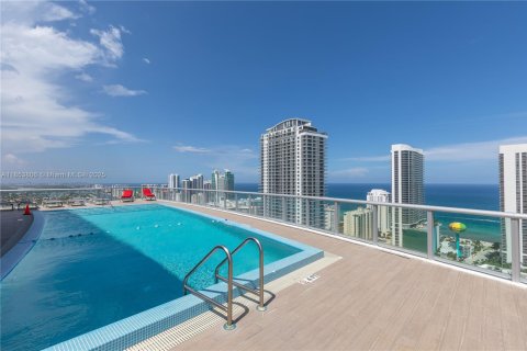 Copropriété à louer à Hallandale Beach, Floride: 3 chambres, 146.51 m2 № 1962833 - photo 5