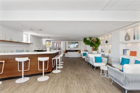 Copropriété à louer à Hallandale Beach, Floride: 3 chambres, 146.51 m2 № 1962833 - photo 9