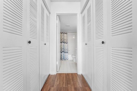 Copropriété à louer à Hypoluxo, Floride: 2 chambres, 96.25 m2 № 2366274 - photo 16