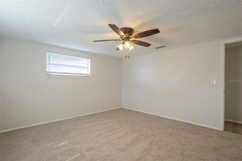 House in Port Richey, Florida 2 bedrooms, 104.79 sq.m. № 1821075 - photo 23
