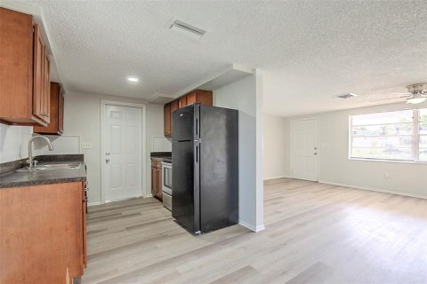 House in Port Richey, Florida 2 bedrooms, 104.79 sq.m. № 1821075 - photo 11