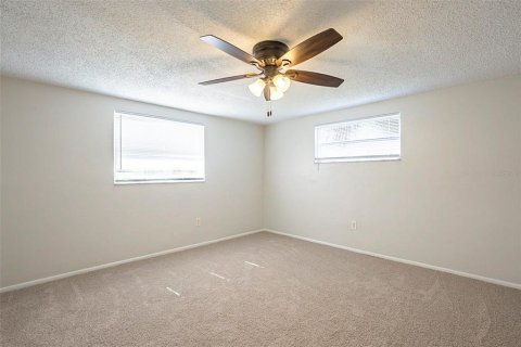 House in Port Richey, Florida 2 bedrooms, 104.79 sq.m. № 1821075 - photo 22