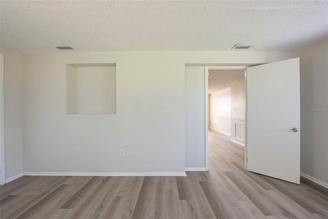 House in Port Richey, Florida 2 bedrooms, 104.79 sq.m. № 1821075 - photo 19