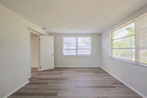 House in Port Richey, Florida 2 bedrooms, 104.79 sq.m. № 1821075 - photo 14