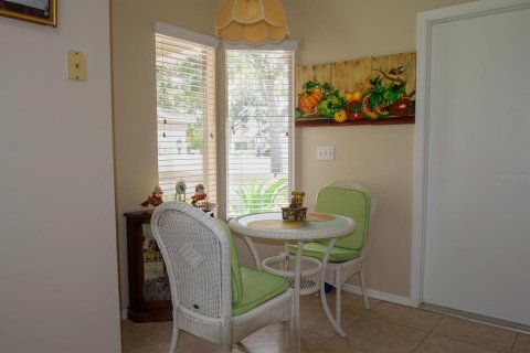 House in Orlando, Florida 2 bedrooms, 102.94 sq.m. № 2200769 - photo 6