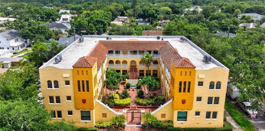 Condo in Saint Petersburg, Florida, 2 bedrooms № 2112879