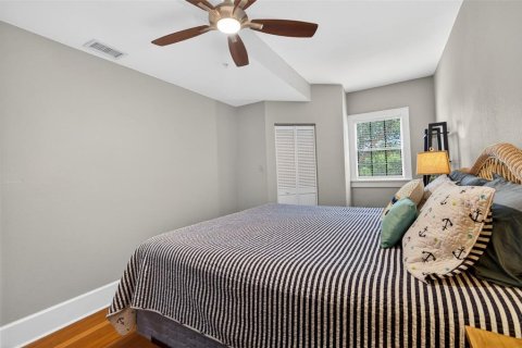 Condo in Saint Petersburg, Florida, 2 bedrooms № 2112879 - photo 20