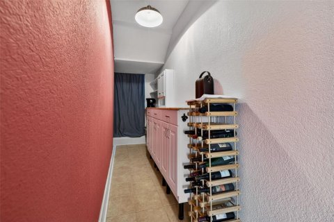 Condo in Saint Petersburg, Florida, 2 bedrooms № 2112879 - photo 16