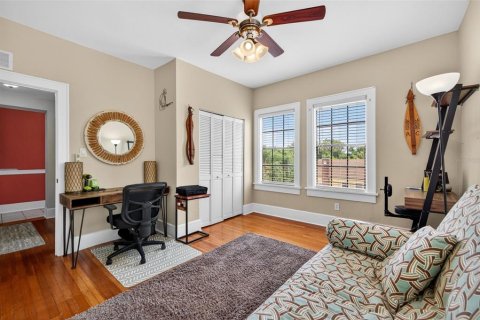 Condo in Saint Petersburg, Florida, 2 bedrooms № 2112879 - photo 24