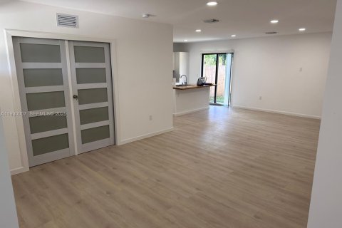 Touwnhouse à louer à Florida City, Floride: 3 chambres, 164.07 m2 № 1989383 - photo 3