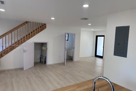 Touwnhouse à louer à Florida City, Floride: 3 chambres, 164.07 m2 № 1989383 - photo 6