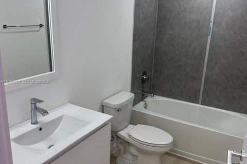 Touwnhouse à louer à Florida City, Floride: 3 chambres, 164.07 m2 № 1989383 - photo 7