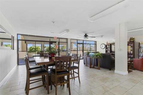 Condominio en venta en Clearwater, Florida, 2 dormitorios, 101.64 m2 № 2208651 - foto 26