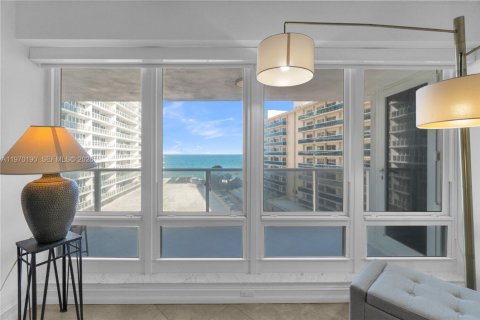 Купить кондоминиум в Форт-Лодердейл, Флорида 3 спальни, 230.4м2, № 2031922 - фото 6