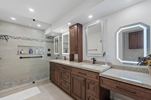 Купить кондоминиум в Форт-Лодердейл, Флорида 3 спальни, 230.4м2, № 2031922 - фото 20