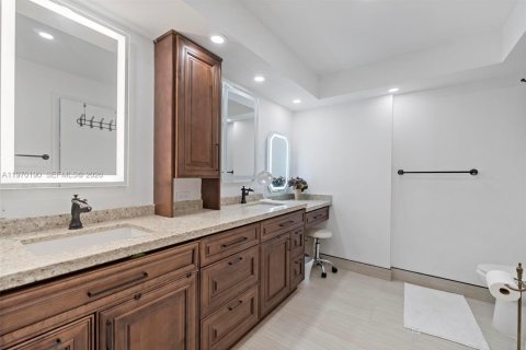 Купить кондоминиум в Форт-Лодердейл, Флорида 3 спальни, 230.4м2, № 2031922 - фото 23