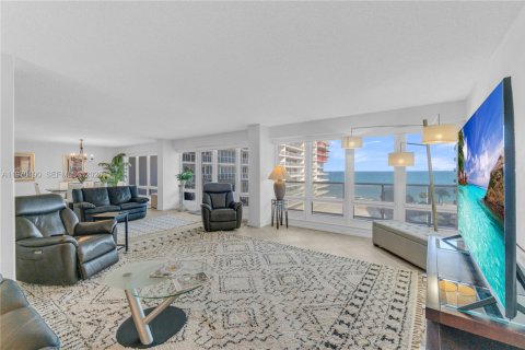 Купить кондоминиум в Форт-Лодердейл, Флорида 3 спальни, 230.4м2, № 2031922 - фото 8