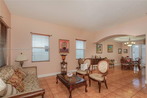 Casa en venta en Miami Lakes, Florida, 4 dormitorios, 253.81 m2 № 1861379 - foto 11