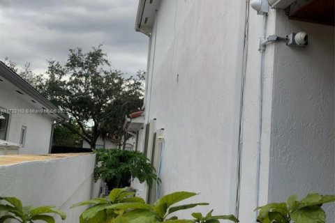 Casa en venta en Miami Lakes, Florida, 4 dormitorios, 253.81 m2 № 1861379 - foto 4