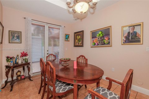 Casa en venta en Miami Lakes, Florida, 4 dormitorios, 253.81 m2 № 1861379 - foto 16