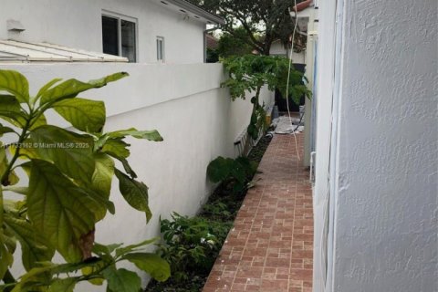 Casa en venta en Miami Lakes, Florida, 4 dormitorios, 253.81 m2 № 1861379 - foto 5