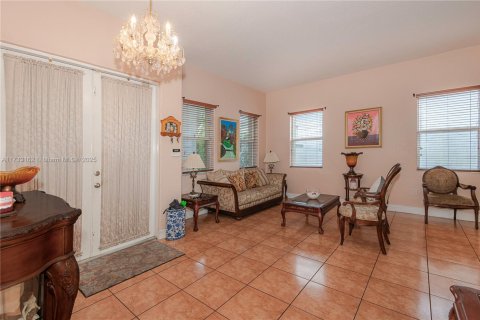 Casa en venta en Miami Lakes, Florida, 4 dormitorios, 253.81 m2 № 1861379 - foto 15
