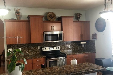 Casa en venta en Miami Lakes, Florida, 4 dormitorios, 253.81 m2 № 1861379 - foto 10