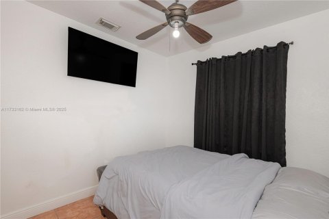 Casa en venta en Miami Lakes, Florida, 4 dormitorios, 253.81 m2 № 1861379 - foto 19