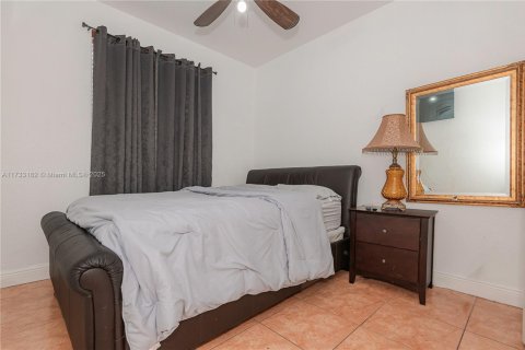 Casa en venta en Miami Lakes, Florida, 4 dormitorios, 253.81 m2 № 1861379 - foto 18