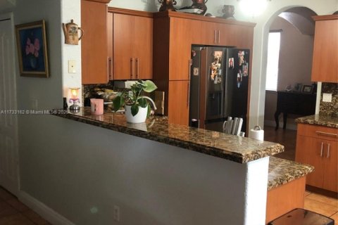 Casa en venta en Miami Lakes, Florida, 4 dormitorios, 253.81 m2 № 1861379 - foto 8