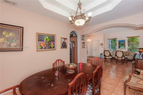 Casa en venta en Miami Lakes, Florida, 4 dormitorios, 253.81 m2 № 1861379 - foto 17