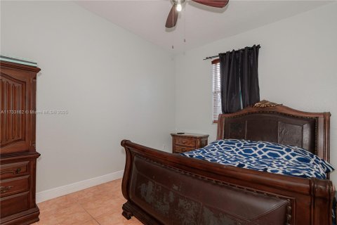 Casa en venta en Miami Lakes, Florida, 4 dormitorios, 253.81 m2 № 1861379 - foto 22