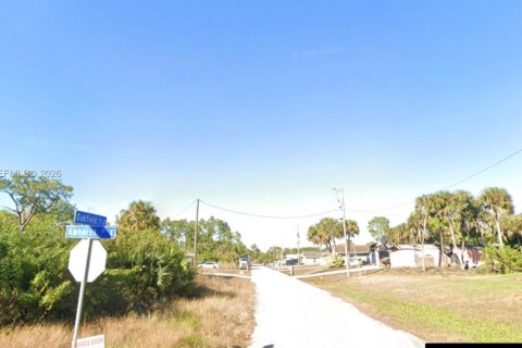 Terreno en venta en Lehigh Acres, Florida № 2170949 - foto 7