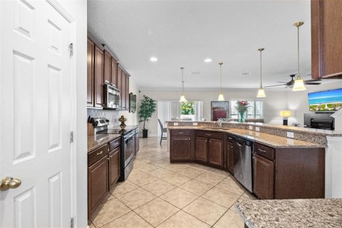 Casa en venta en Groveland, Florida, 4 dormitorios, 300.82 m2 № 2310072 - foto 8