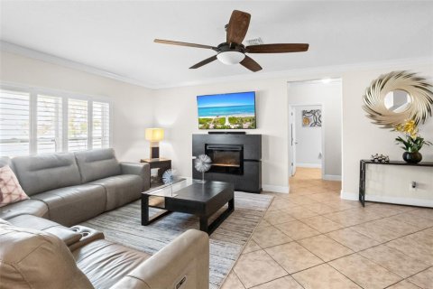 Casa en venta en Groveland, Florida, 4 dormitorios, 300.82 m2 № 2310072 - foto 18