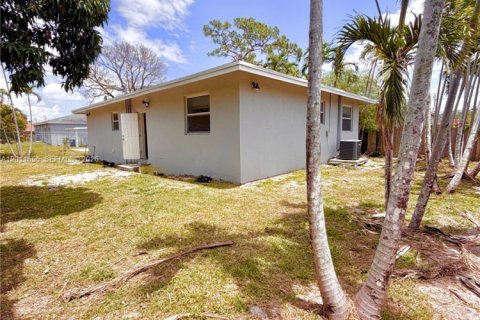 Casa en alquiler en Fort Lauderdale, Florida, 3 dormitorios, 320.33 m2 № 2075307 - foto 19