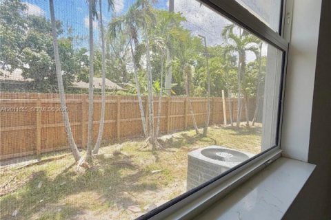 Casa en alquiler en Fort Lauderdale, Florida, 3 dormitorios, 320.33 m2 № 2075307 - foto 17