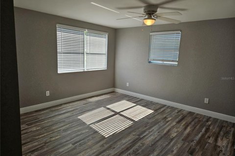 House in Spring Hill, Florida 3 bedrooms, 149.76 sq.m. № 2391509 - photo 20