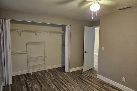 House in Spring Hill, Florida 3 bedrooms, 149.76 sq.m. № 2391509 - photo 25