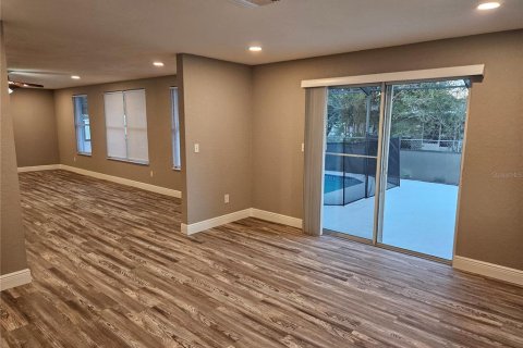 House in Spring Hill, Florida 3 bedrooms, 149.76 sq.m. № 2391509 - photo 13