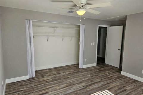 House in Spring Hill, Florida 3 bedrooms, 149.76 sq.m. № 2391509 - photo 21