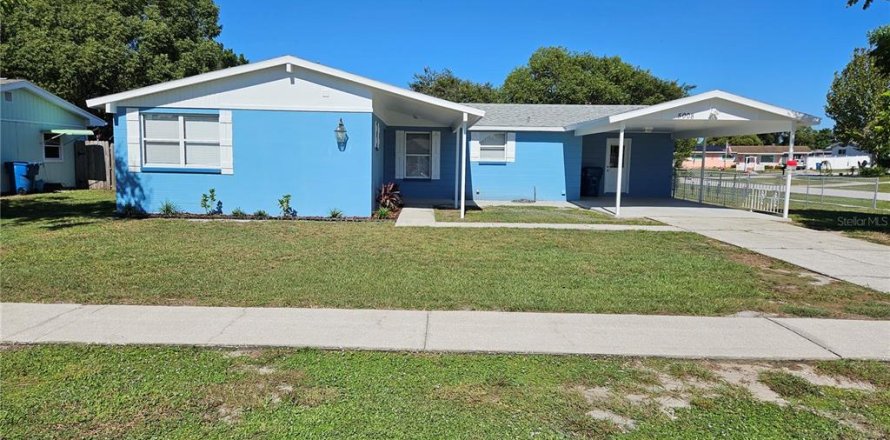 House in Spring Hill, Florida 3 bedrooms, 149.76 sq.m. № 2391509