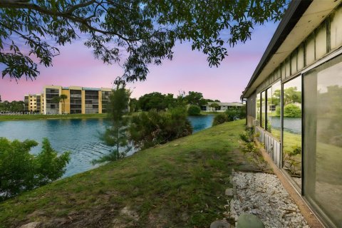 Купить таунхаус в Лодерхилл, Флорида 3 спальни, 143.07м2, № 1957261 - фото 2